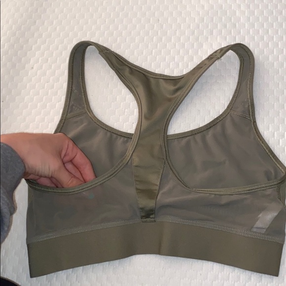 VS Sport Bra - Picture 2 of 3